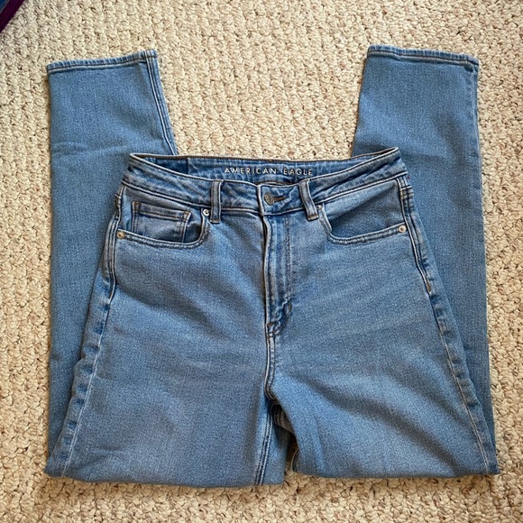 American Eagle Outfitters Denim - AE Mom Straight Leg Jeans 6